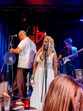 Adam Sikora, Dvora Davis & Carmelo Leotta, b-flat, Mitte, Berlin, September 2023