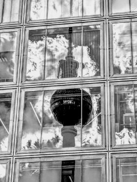 Berliner Fernsehturm, Saturn, Alexanderplatz, Mitte, Berlin, Juni 2024