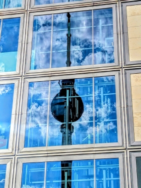 Berliner Fernsehturm, Saturn, Alexanderplatz, Mitte, Berlin, Juni 2024