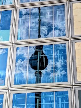 Berliner Fernsehturm, Saturn, Alexanderplatz, Mitte, Berlin, Juni 2024