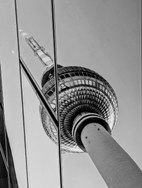 Berliner Fernsehturm, Vapiano, Rathausstraße, Mitte, Berlin, Juni 2024