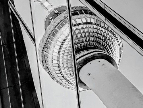 Berliner Fernsehturm, Vapiano, Rathausstraße, Mitte, Berlin, Juni 2024