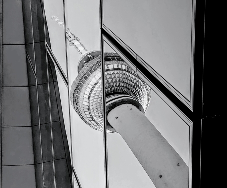 Berliner Fernsehturm, Vapiano, Rathausstraße, Mitte, Berlin, Juni 2024