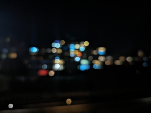 Lichtspielwohnwolke, Swinemünder Brücke bei Nacht, Gesundbrunnen, Berlin, Oktober 2023