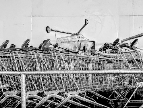 Einkaufswägen, Parkhaus Wedding, Gesundbrunnen, Berlin, August 2024