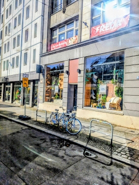 Fahrräder, Tram, Rosenthaler Straße, Mitte, Berlin, Juni 2024