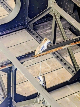 Fliegende Schuhe, Bösebrücke, Prenzlauer Berg, Berlin, Mai 2024