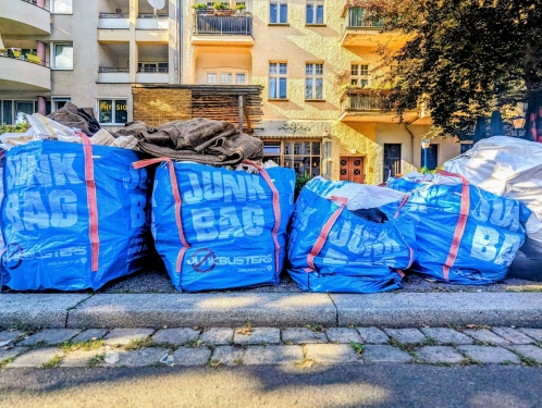Junk Bags, Maximilianstraße, Pankow, Berlin, Mai 2024