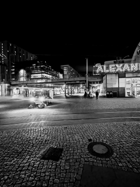 Kleinkehrmaschine, Alexanderplatz, Mitte, Berlin, Mai 2024