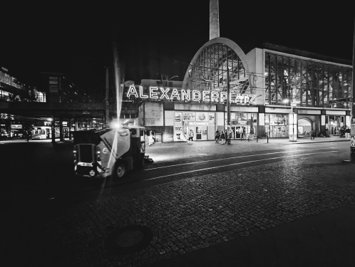 Kleinkehrmaschine, Alexanderplatz, Mitte, Berlin, Mai 2024