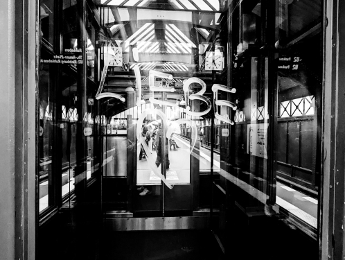 Liebe, U-Bahnhof Eberswalder Straße, Prenzlauer Berg, Berlin, Mai 2024