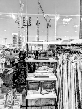 Schaufenster, Alexanderplatz, Mitte, Berlin, Juni 2024