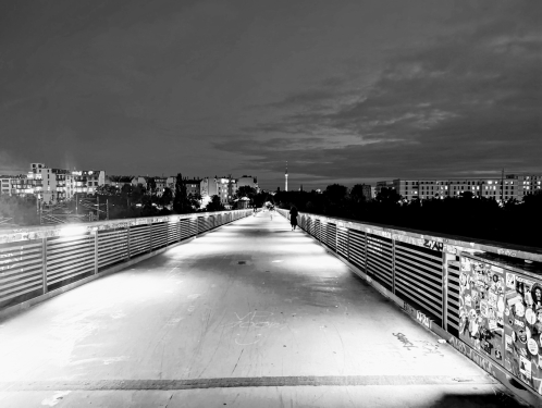 Schwedter Steg bei Abenddämmerung, Prenzlauer Berg, Berlin, Oktober 2023