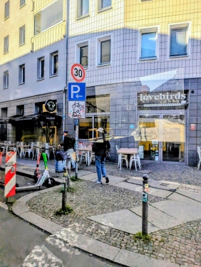 Touristen, Tram, Rosenthaler Straße, Mitte, Berlin, Juni 2024