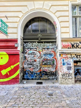 Türe, Oderberger Straße, Prenzlauer Berg, Berlin, Juni 2024